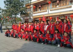 言传身教作示范春风化雨育新苗让红色文