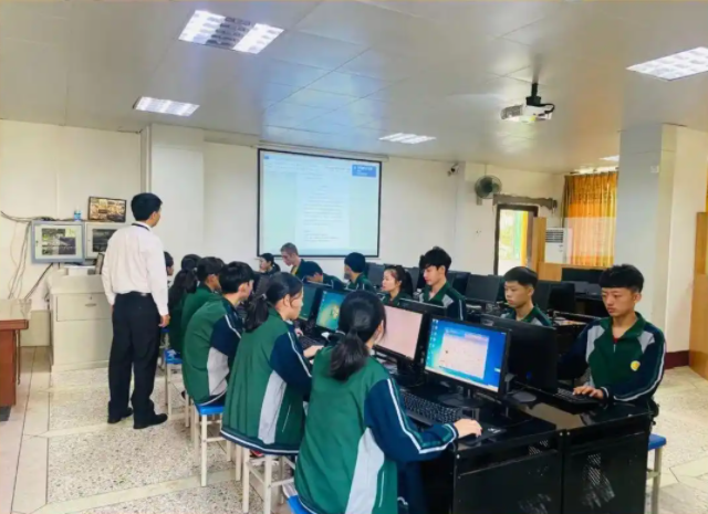 施行定制式交融为残疾学生供给技能培养工作转衔工作支撑