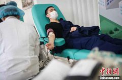 上海血库储血量紧张 消防救援队无偿献血2万毫升